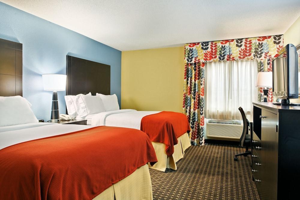 Holiday Inn Express Hotel Fort Campbell-Oak Grove By Ihg Buitenkant foto