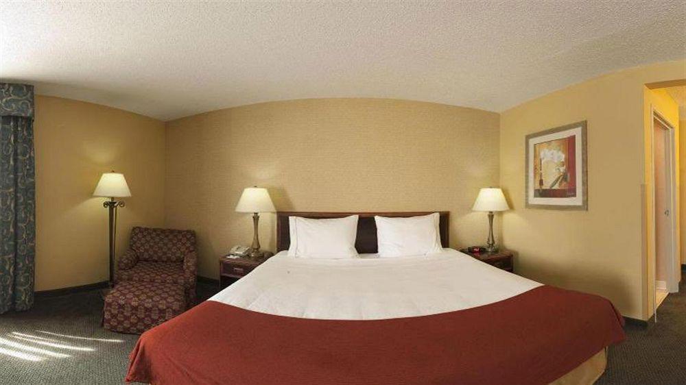 Holiday Inn Express Hotel Fort Campbell-Oak Grove By Ihg Buitenkant foto