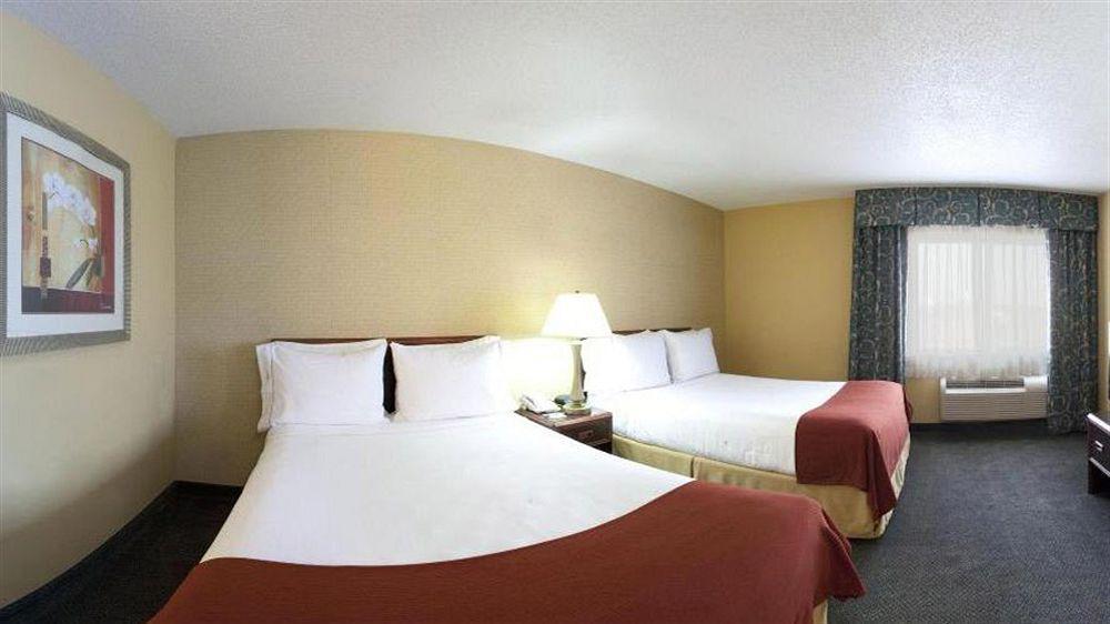 Holiday Inn Express Hotel Fort Campbell-Oak Grove By Ihg Buitenkant foto