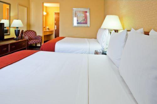 Holiday Inn Express Hotel Fort Campbell-Oak Grove By Ihg Kamer foto