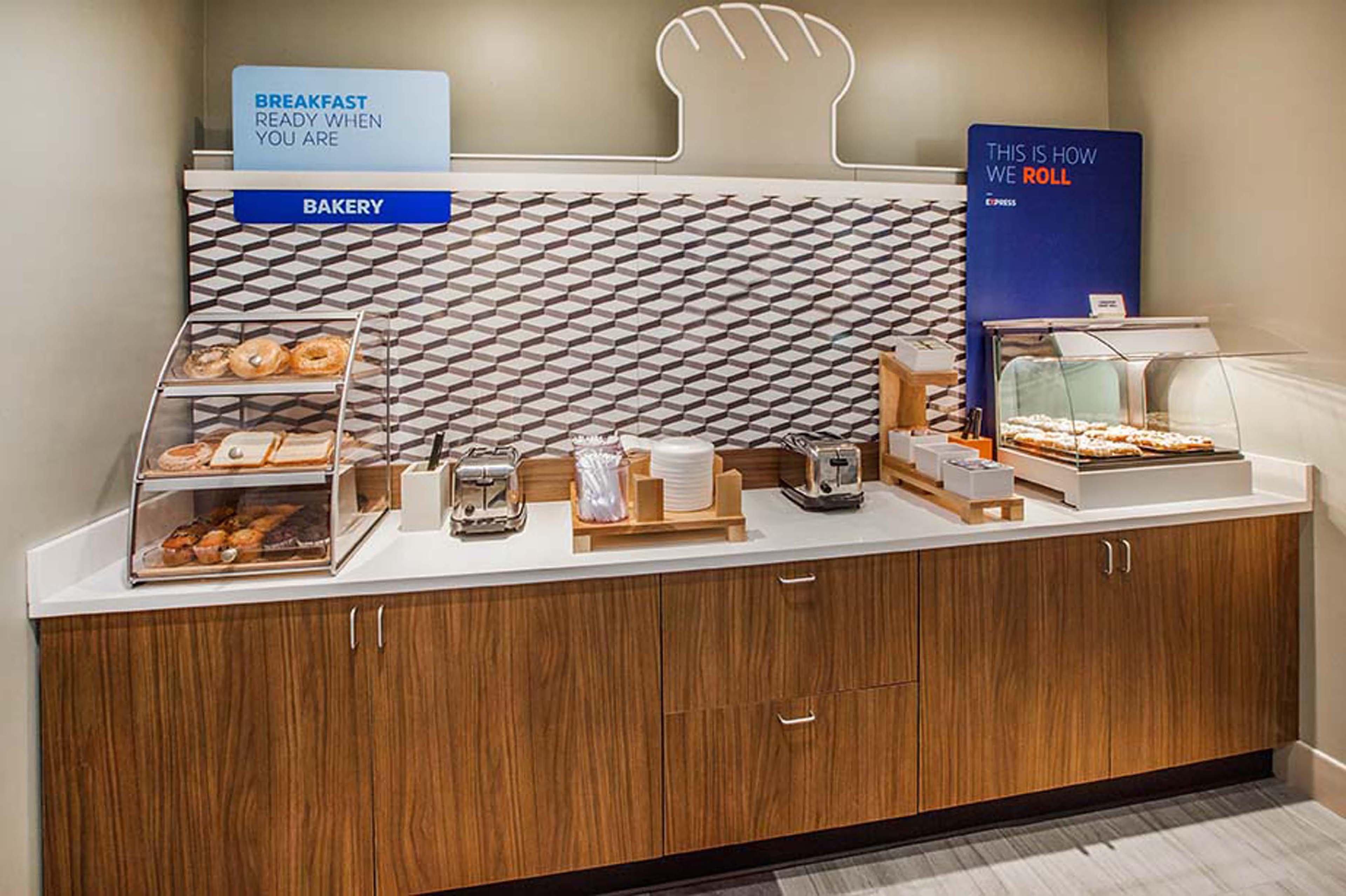Holiday Inn Express Hotel Fort Campbell-Oak Grove By Ihg Buitenkant foto