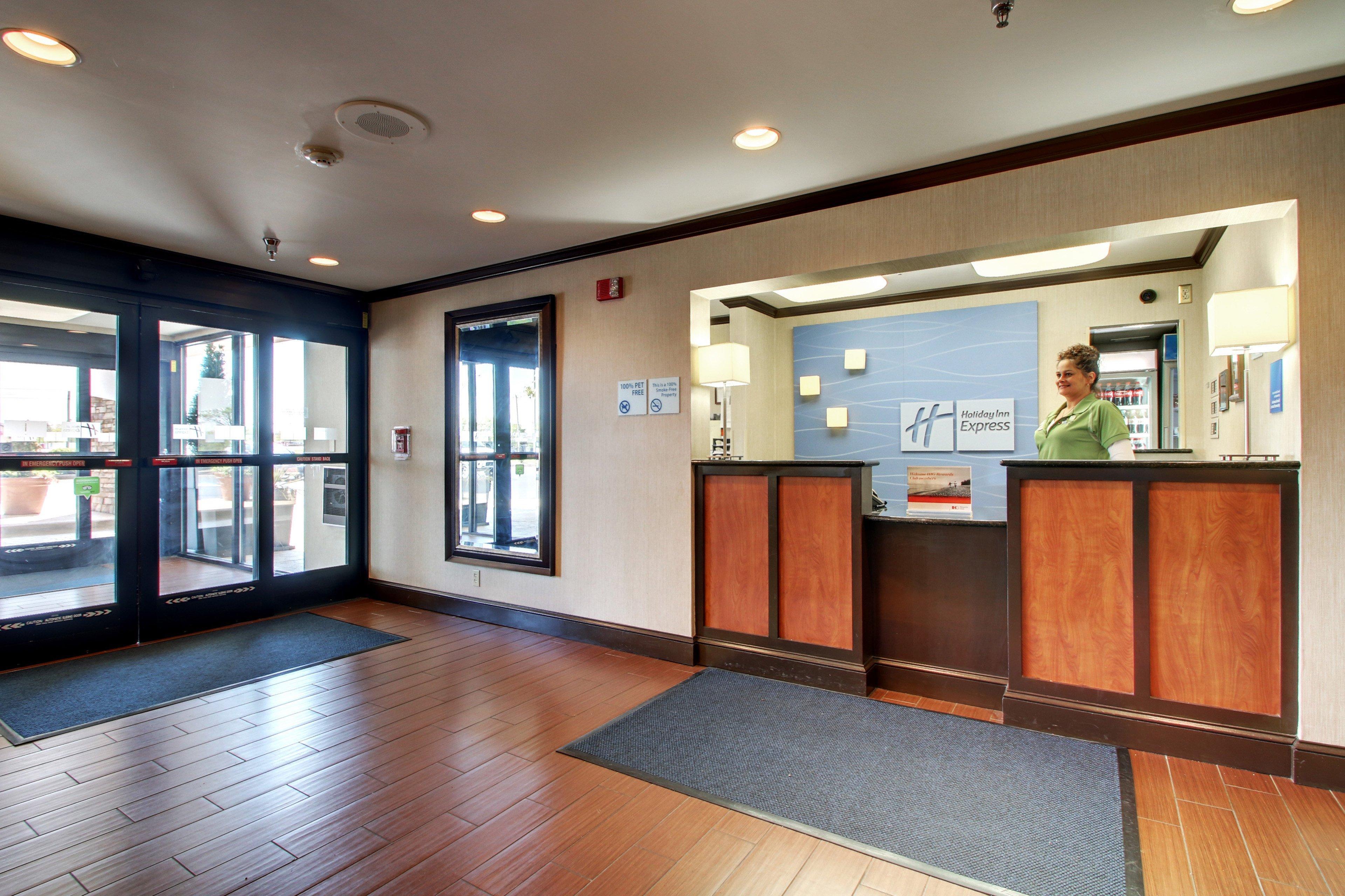 Holiday Inn Express Hotel Fort Campbell-Oak Grove By Ihg Buitenkant foto