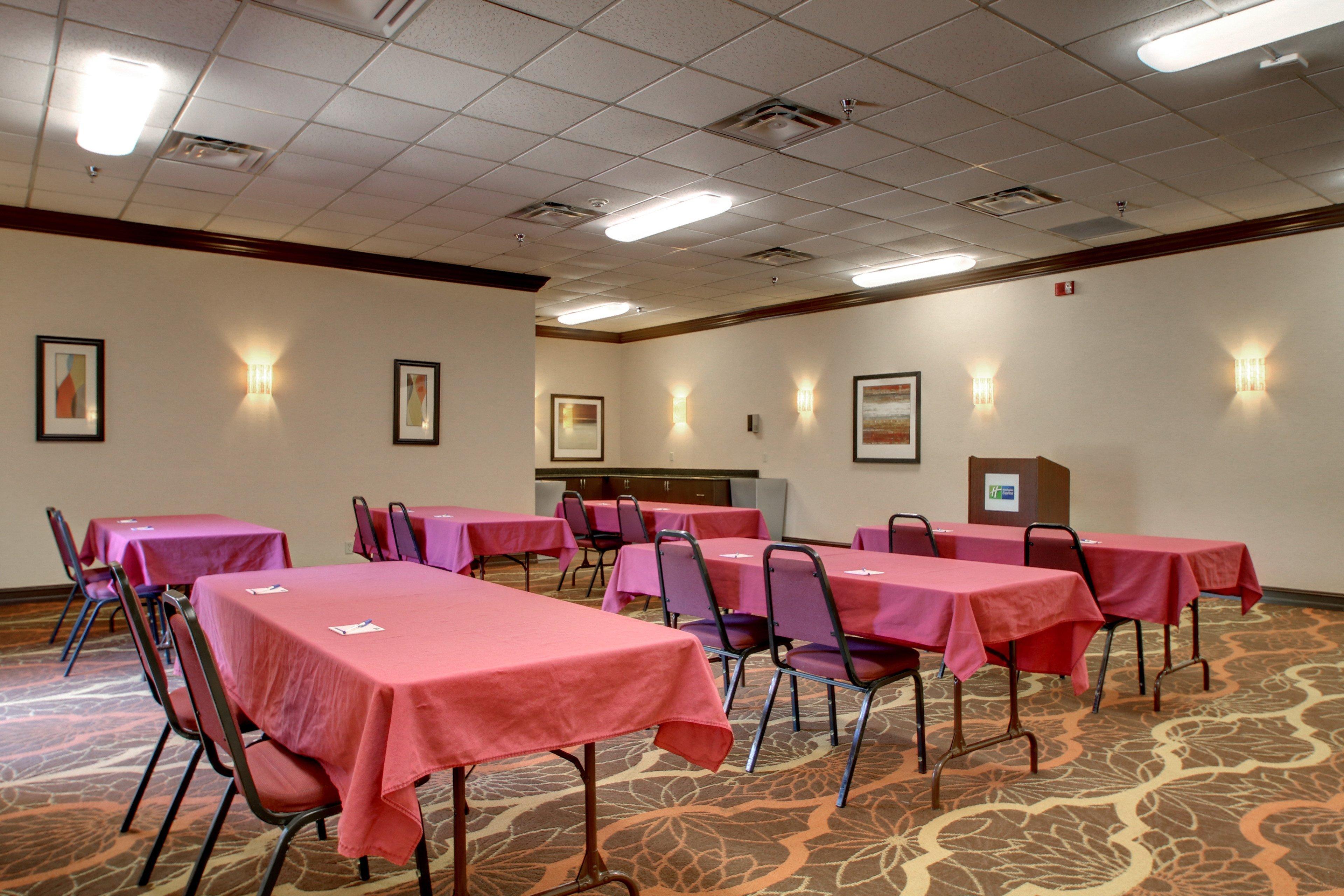 Holiday Inn Express Hotel Fort Campbell-Oak Grove By Ihg Buitenkant foto