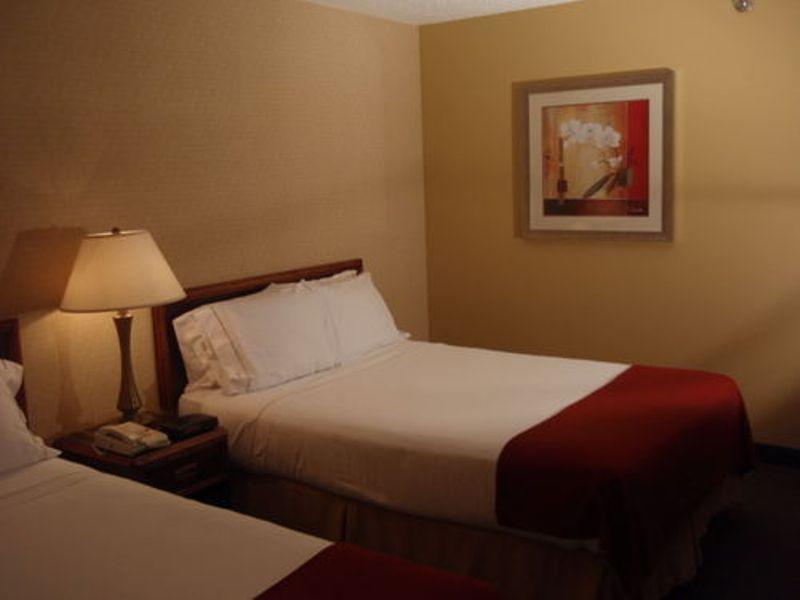 Holiday Inn Express Hotel Fort Campbell-Oak Grove By Ihg Kamer foto