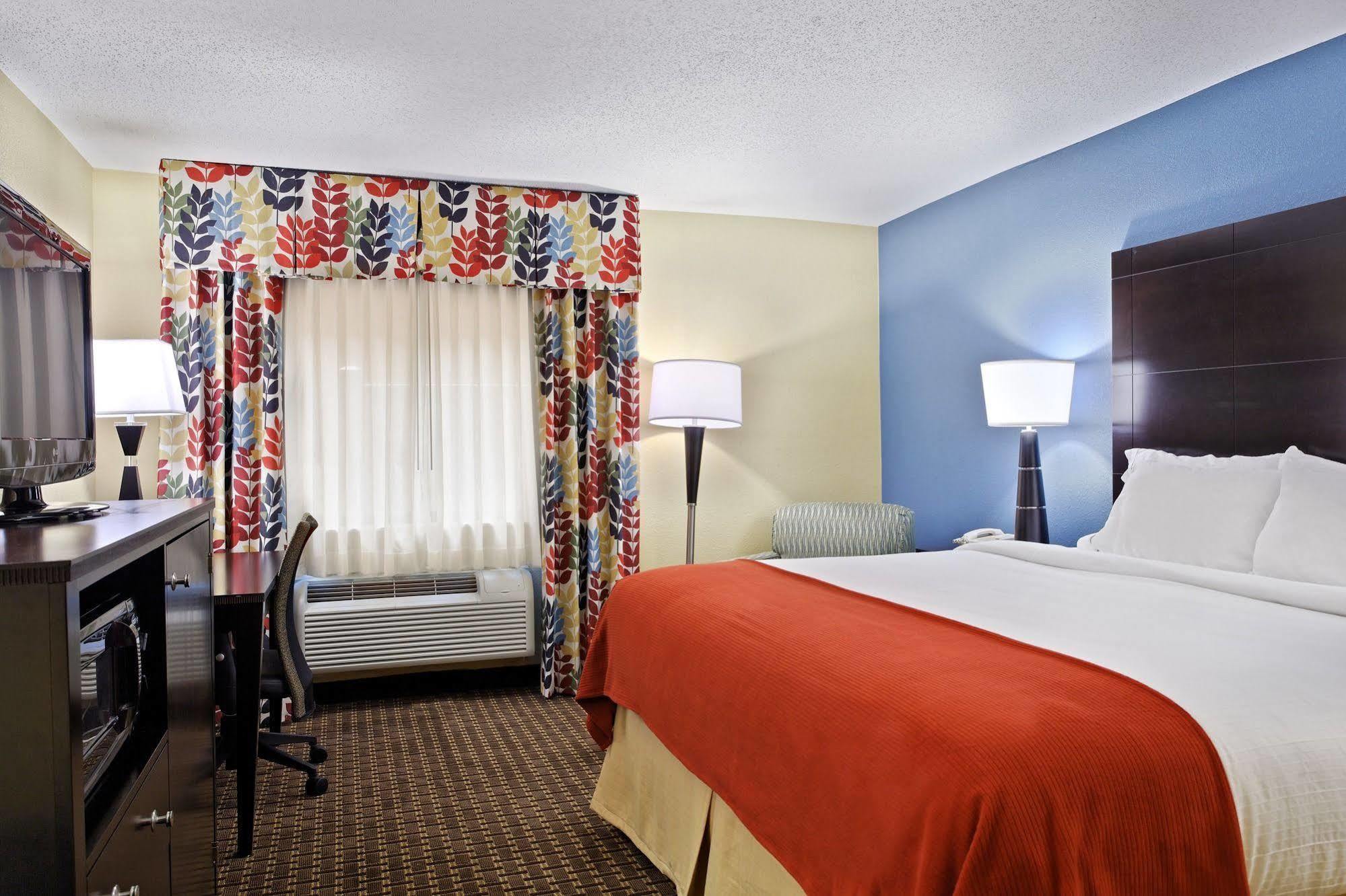 Holiday Inn Express Hotel Fort Campbell-Oak Grove By Ihg Buitenkant foto