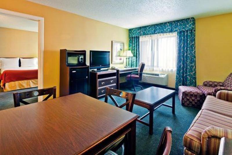 Holiday Inn Express Hotel Fort Campbell-Oak Grove By Ihg Kamer foto
